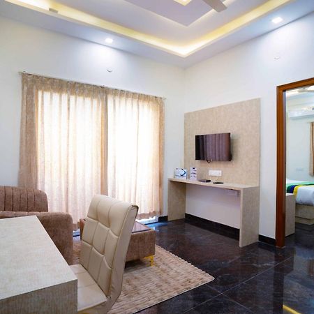 Treebo Galaxy Kings Suites, Hebbal Bangalore Dış mekan fotoğraf