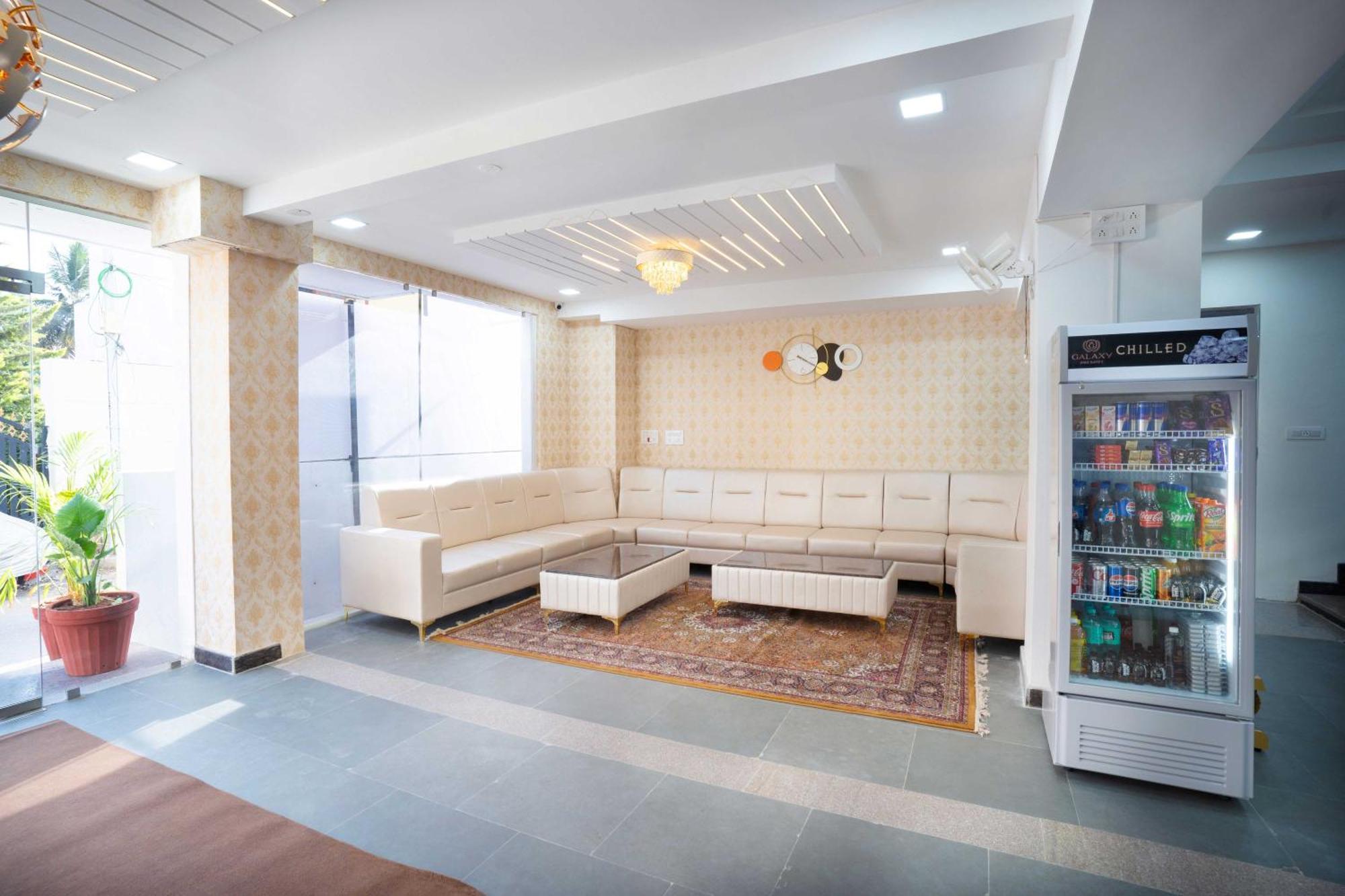 Treebo Galaxy Kings Suites, Hebbal Bangalore Dış mekan fotoğraf