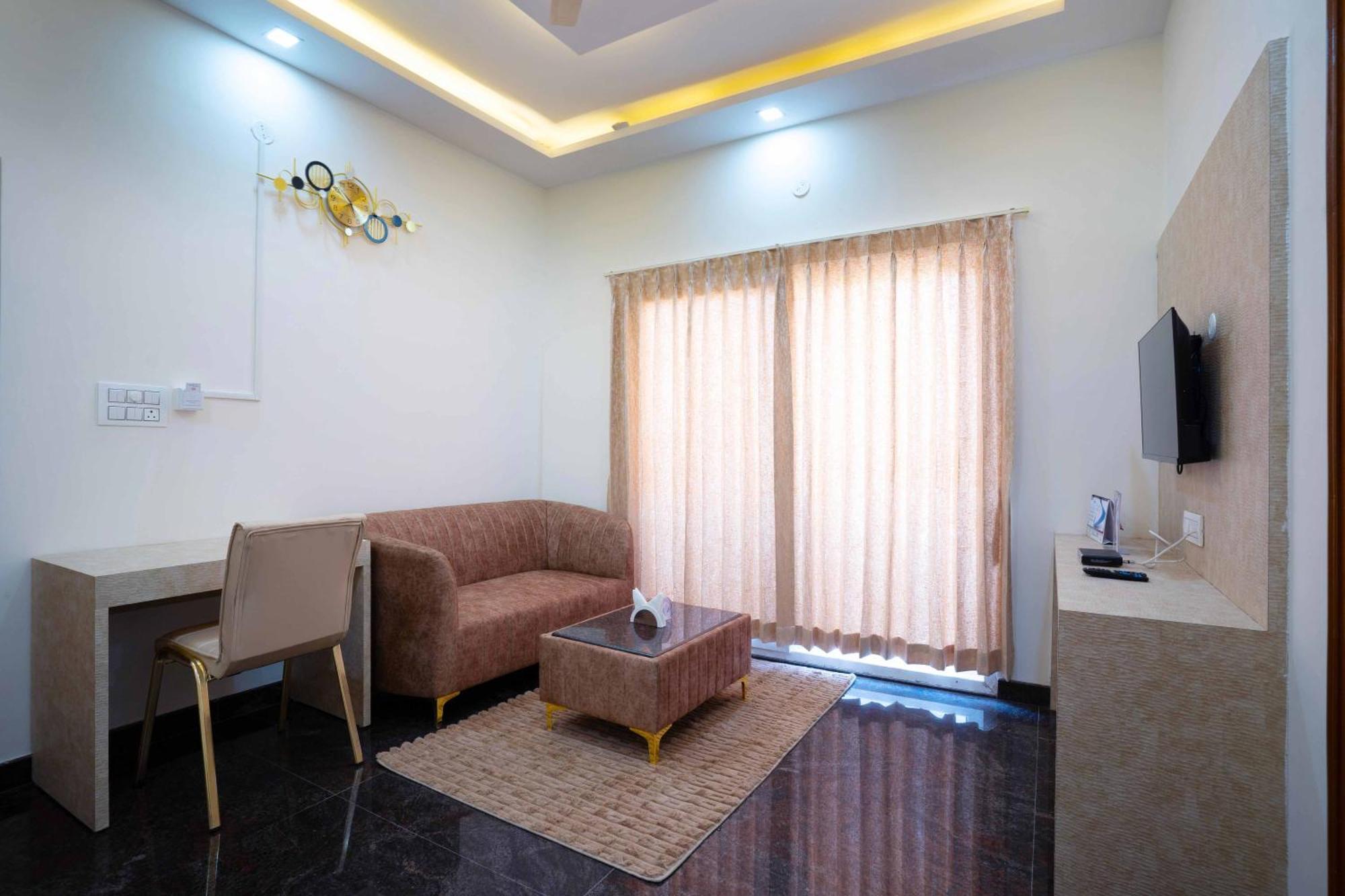 Treebo Galaxy Kings Suites, Hebbal Bangalore Dış mekan fotoğraf